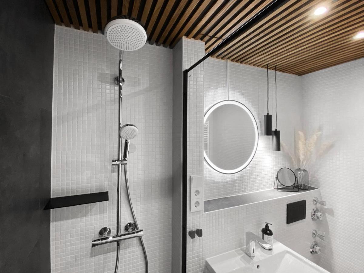 Seaside Rooms - Zentrales Design-Apartment Mit Balkon & Parkplatz - 2 Minuten Zum Strand Тимендорфер Странд Екстериор снимка